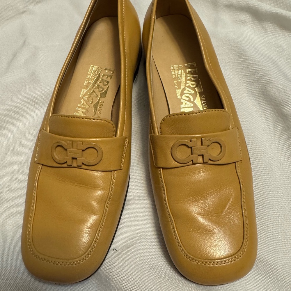 Salvatore Ferragamo Gancini Tan Leather‎ Loafers 4.5B Made in Italy